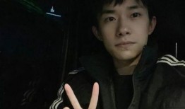 四字弟弟娱乐吃瓜君